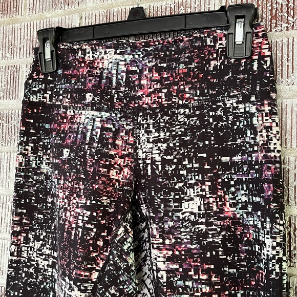 FINAL PRICE SALE!! EEUC  ASICS athletic capris—size small - Picture 3 of 5